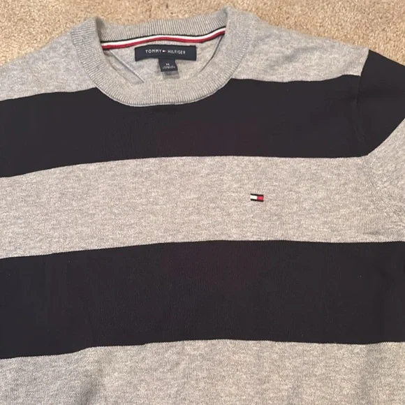 Tommy Hilfiger Sweater - Picture 2 of 4